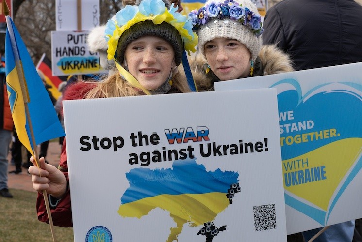 Kids at Ukraine protest